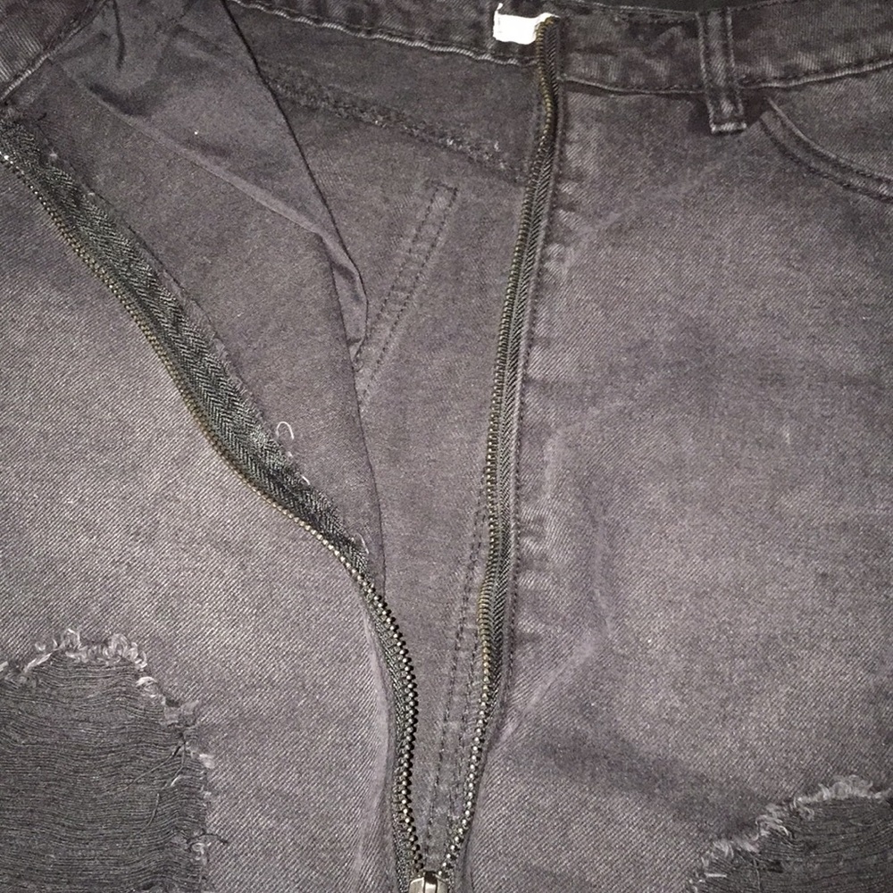Black ripped denim skirt 🥰 or a flat 20 cash a - Picture 3 of 6